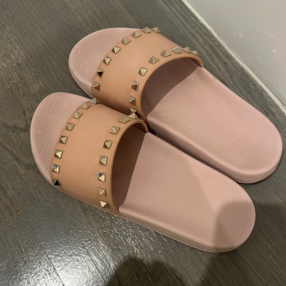 Valentino pool slides